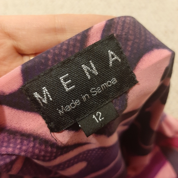 MENA's Beautiful Dress - Picture 3 of 3